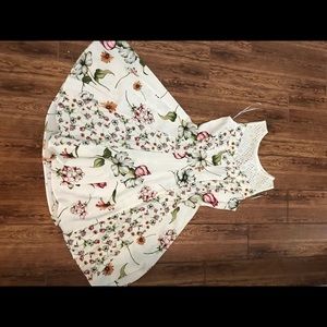 LAST CHANCE! Julian Taylor white floral  10 lace